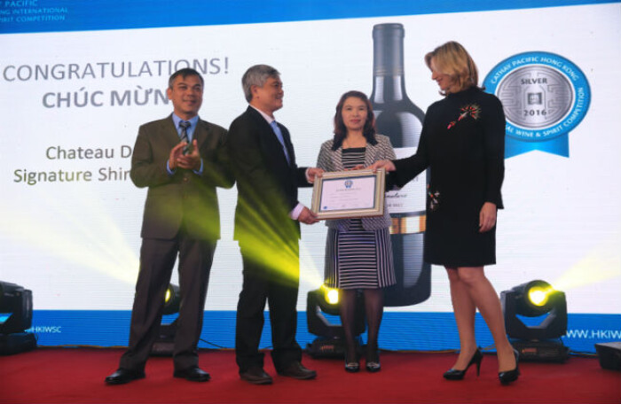 Rượu vang Việt Nam lần đầu tiên thắng giải thắng quốc tế Cathay Pacific