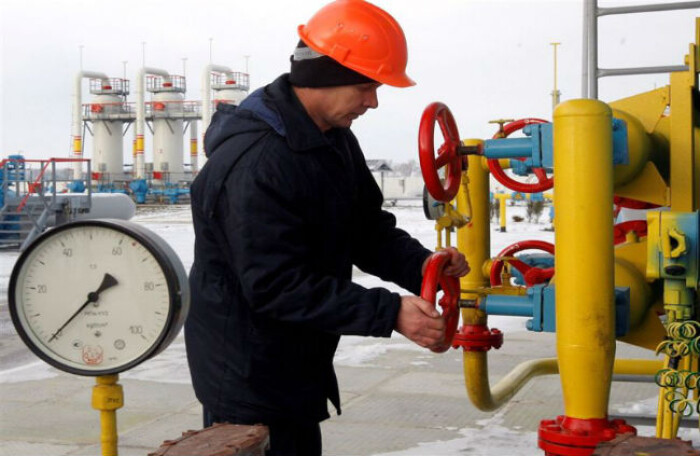 Giá dầu lại tăng 5%, thiết lập đỉnh mới