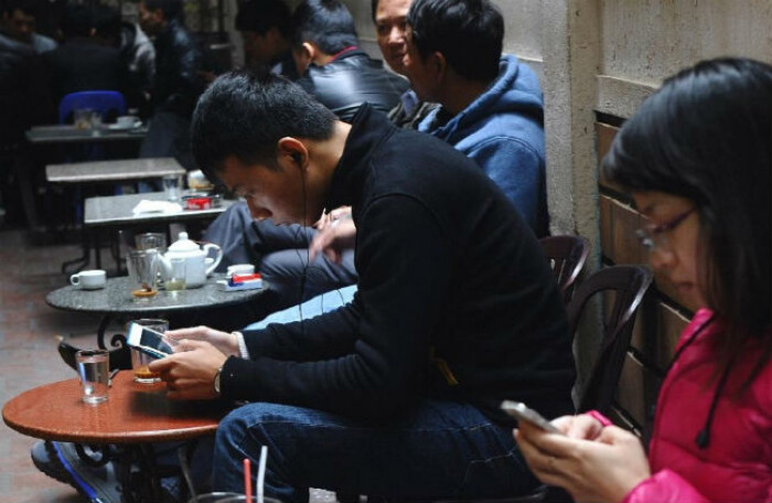 Thời gian 'lướt' mạng mỗi ngày của thanh niên Việt cao gấp 3 lần các nước ASEAN