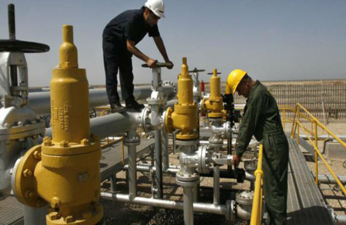 Giá dầu tiếp tục tăng mạnh lên ngưỡng 39 USD/thùng