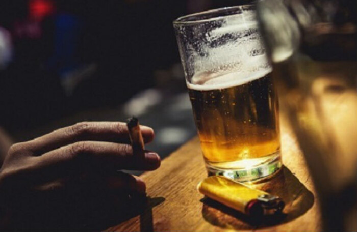 Kiến nghị tăng thuế rượu bia, thuốc lá để giảm gánh nặng bệnh tật