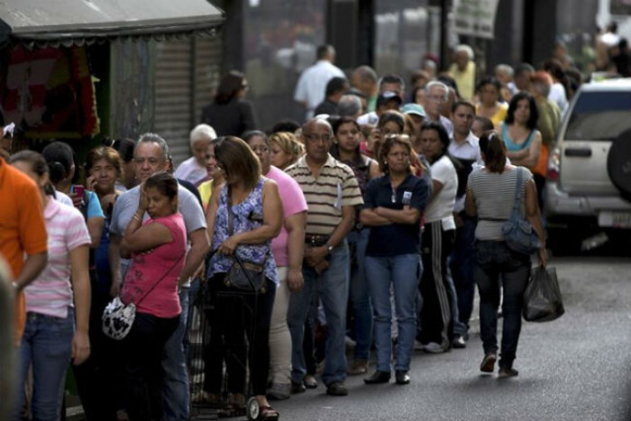 Venezuela nguy cơ đối mặt siêu lạm phát gần 4.000% vào năm 2020