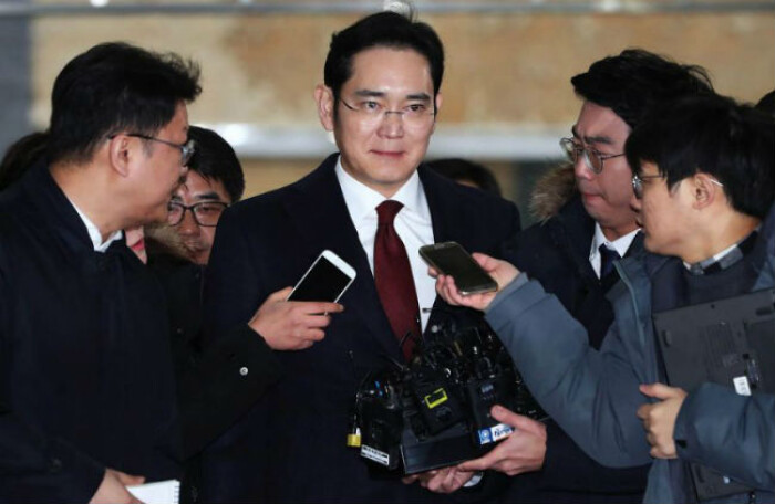 Công tố Hàn Quốc đề nghị ra lệnh bắt giữ người thừa kế Samsung