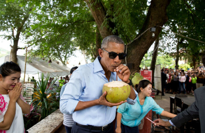 Những bức ảnh ấn tượng nhất của Obama trong năm cuối tại Nhà Trắng