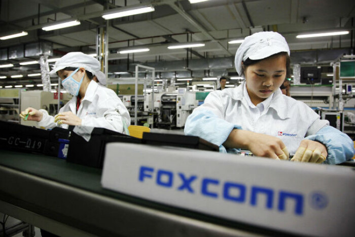 Tổng thống Trump: Foxconn có thể đầu tư gấp 3 vào Mỹ lên 30 tỷ USD