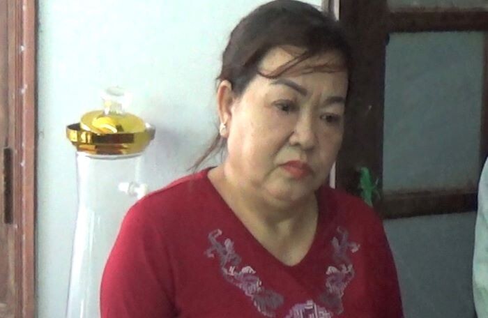 Quảng Ngãi: Mẹ cho vay nặng lãi, con gái bắt giữ con nợ