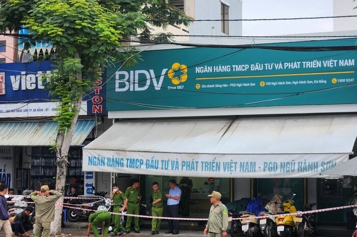 Bắt 2 nghi phạm mang súng cướp ngân hàng ở Đà Nẵng