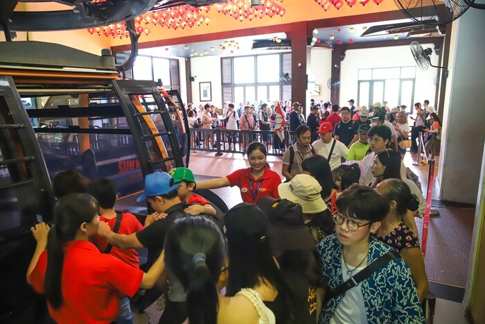 Dịp lễ 2/9: Lượng khách đổ đến các khu du lịch Đà Nẵng tăng cao