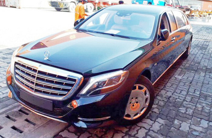 Xe sang 'triệu đô' Mercedes-Maybach S600 Pullman thứ 2 về Việt Nam