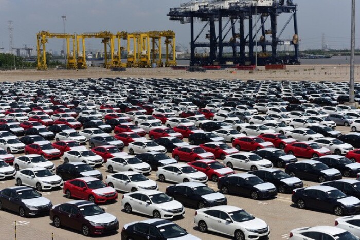 Phó Thủ tướng Trịnh Đình Dũng "gỡ vướng" cho DN sản xuất, nhập khẩu ô tô