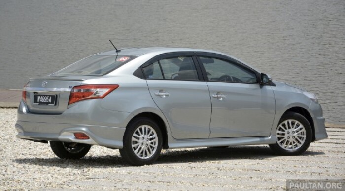 Toyota Vios và Corolla Altis bị triệu hồi do lỗi túi khí
