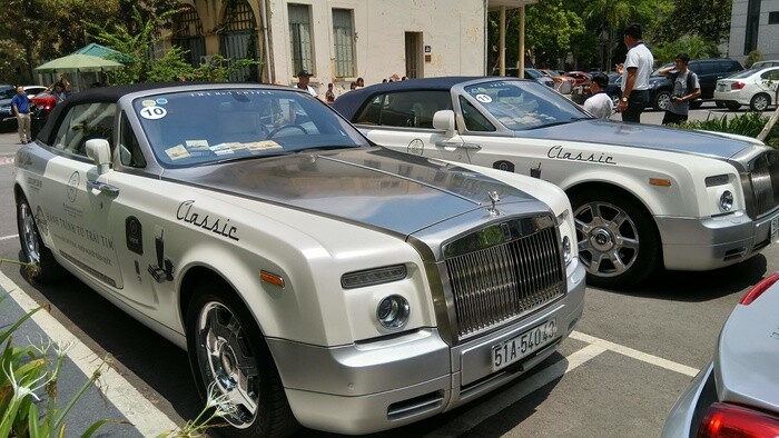 Ngắm bộ đôi Rolls-Royce Phantom Drophead Coupe 'độc nhất' Việt Nam