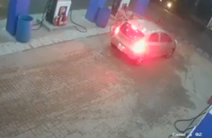 Truy tìm tài xế ô tô quỵt tiền đổ xăng