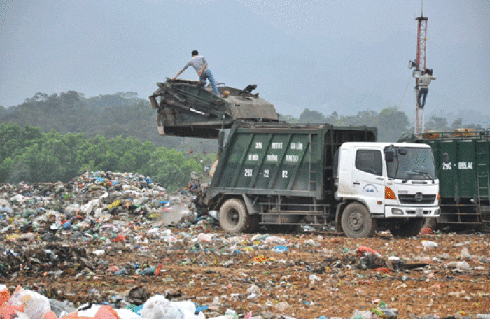Hà Nội: Đối thoại để người dân đồng thuận đưa rác vào bãi Nam Sơn