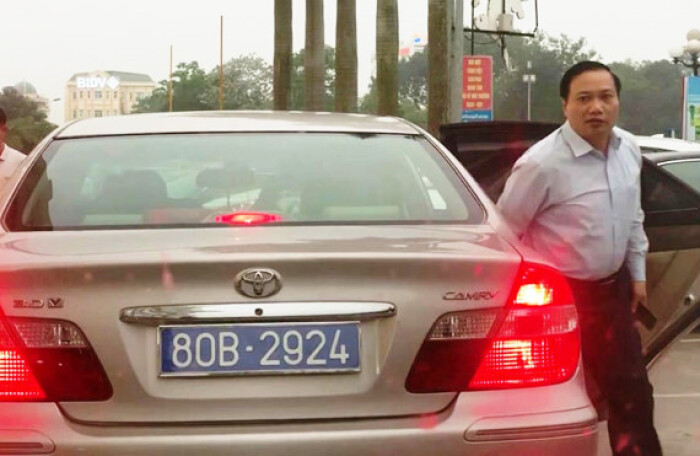 Vụ Phó bí thư thường trực Tỉnh ủy Ninh Bình sử dụng xe biển 80B: Thu hồi cả 2 biển số