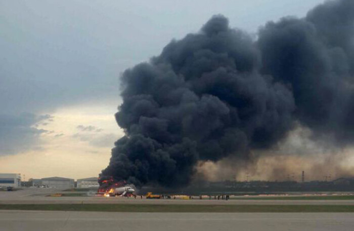 Máy bay Nga bốc cháy dữ dội khi hạ cánh, 41 người thiệt mạng