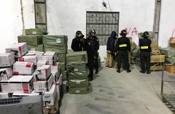 Vụ buôn lậu 300 tấn hàng hoá: Tạm đình chỉ công tác 6 cán bộ hải quan Quảng Ninh