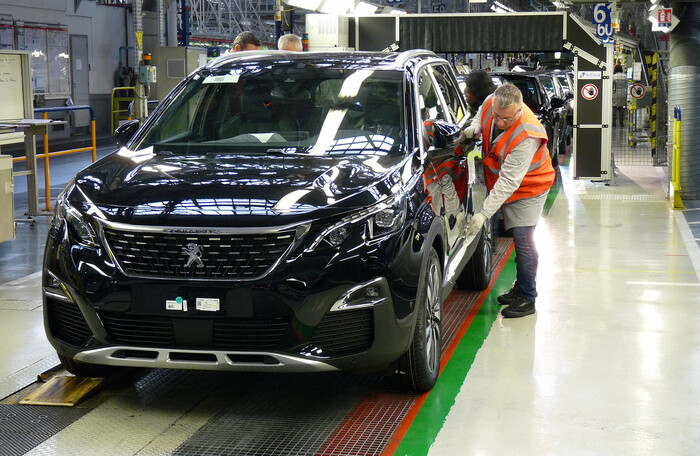 Tập đoàn sản xuất ô tô Pháp PSA đóng cửa các nhà máy tại Châu Âu do Covid-19