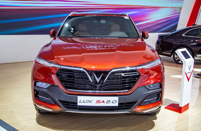 Phân khúc SUV 7 chỗ tháng 5/2020: VinFast Lux SA2.0 'rượt đuổi' Ford Everest