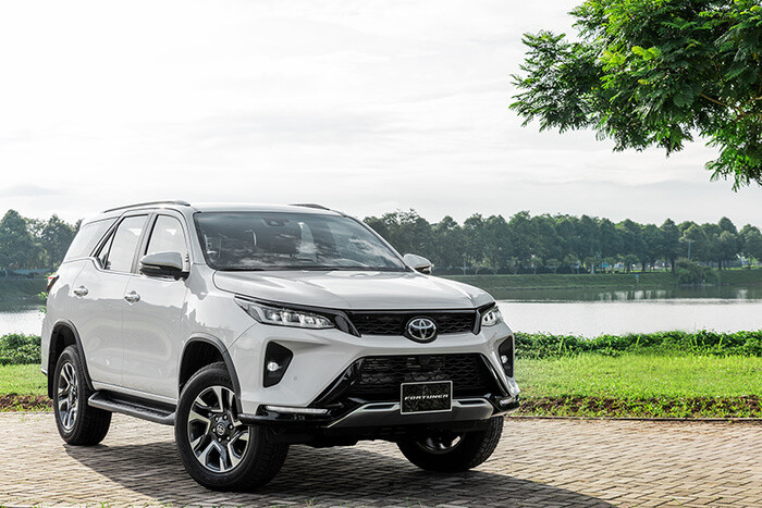 Giá lăn bánh Toyota Fortuner 2020 mới tại khu vực Hà Nội là bao nhiêu?