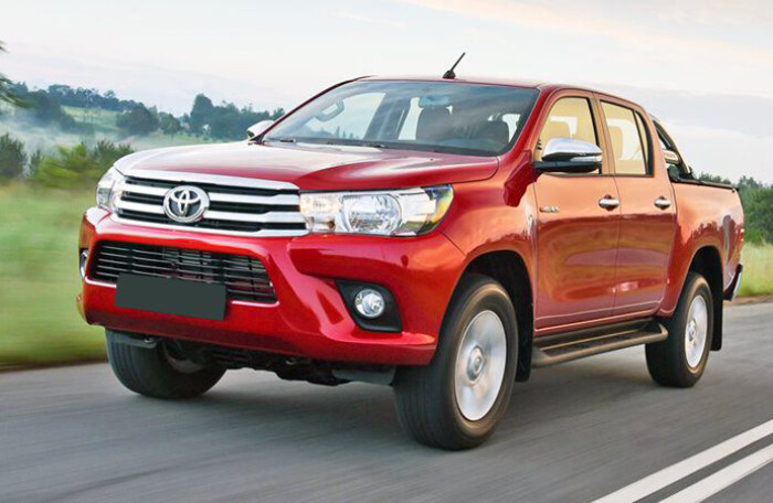 Mở màn năm 2021, Toyota Việt Nam triệu hồi bán tải Hilux