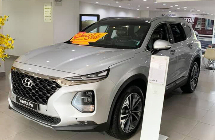 Chờ ra phiên bản mới, đại lý giảm giá Hyundai Santa Fe gần 100 triệu đồng