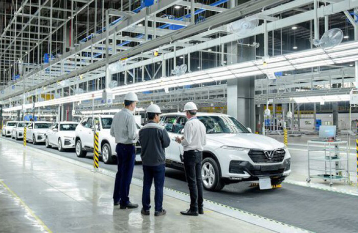 Ôtô tuần qua: VinFast mở nhà máy ở Mỹ, vụ 2 xe Mercedes dùng chung biển có diễn biến mới