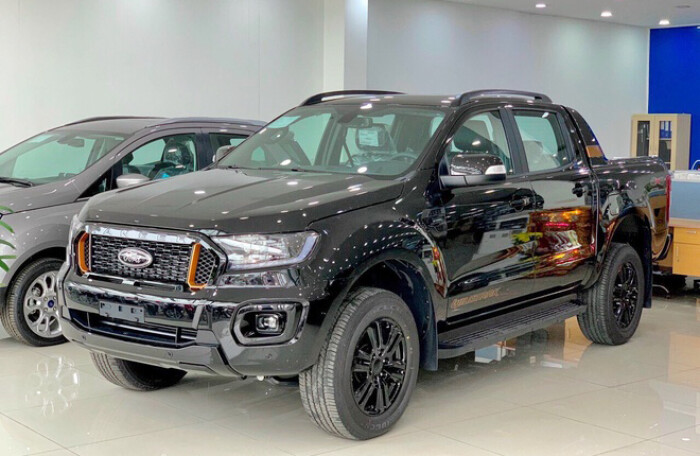Giá xe Ford Ranger tăng 12 triệu, Everest tăng 13 triệu đồng