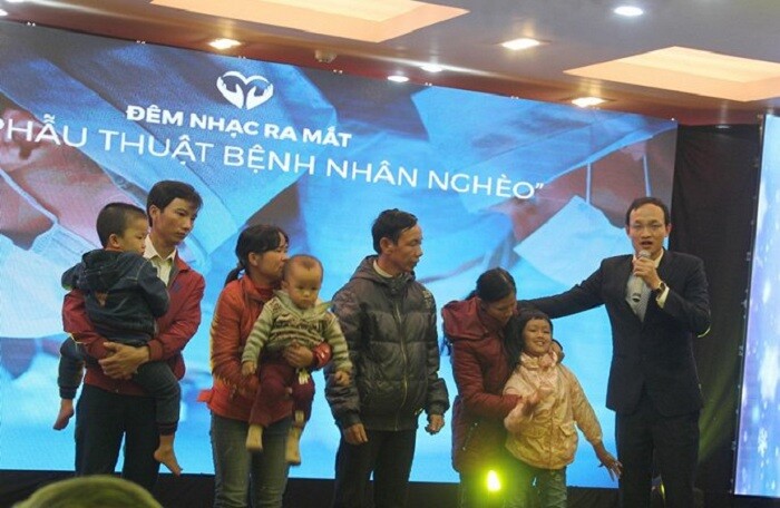 Bác sỹ Trần Quốc Khánh tổ chức đêm nhạc từ thiện, quyên góp được 700 triệu đồng