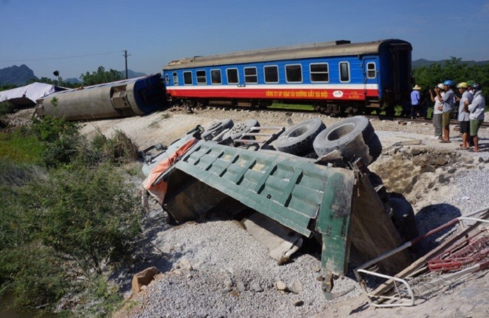 Hàng loạt cán bộ đường sắt bị đình chỉ sau 5 vụ tai nạn tàu liên tiếp