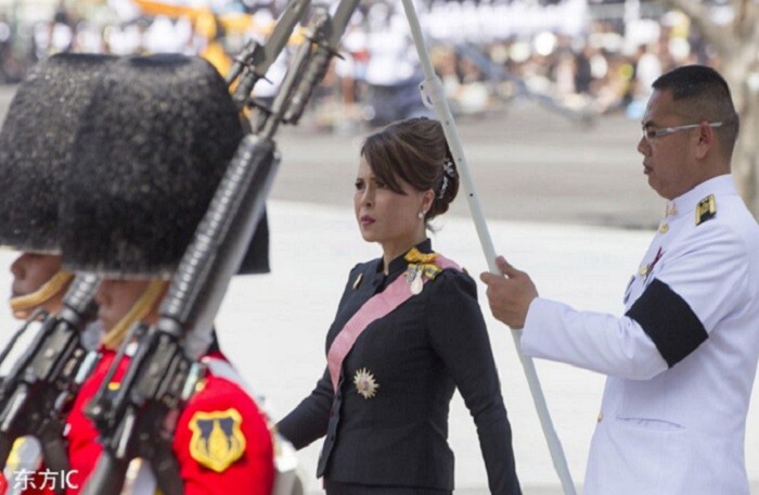 Vua Thái Lan phản đối chị gái tranh cử Thủ tướng