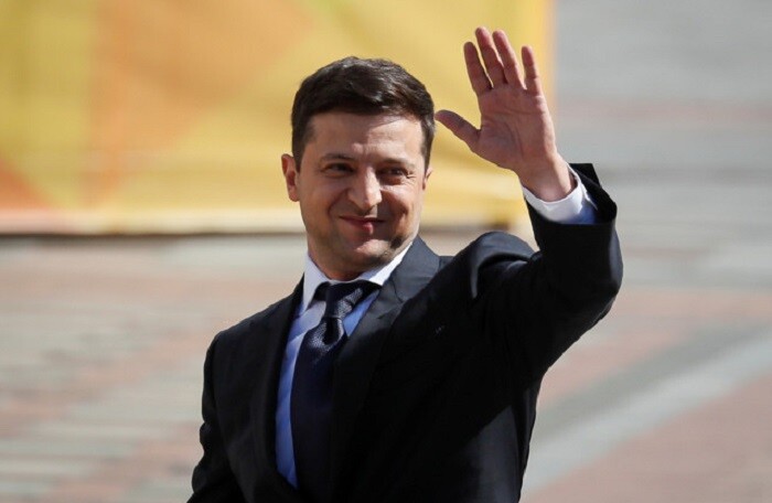 Diễn viên hài nhậm chức Tổng thống Ukraine, tuyên bố giải thể quốc hội