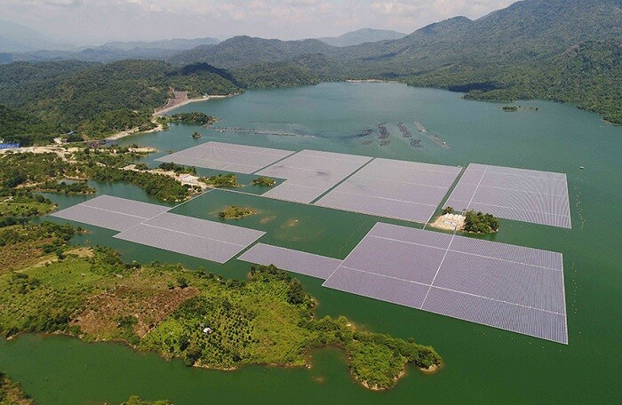 Nhà máy điện mặt trời nổi hồ Đa Mi gần 1.500 tỷ đồng chính thức đóng điện