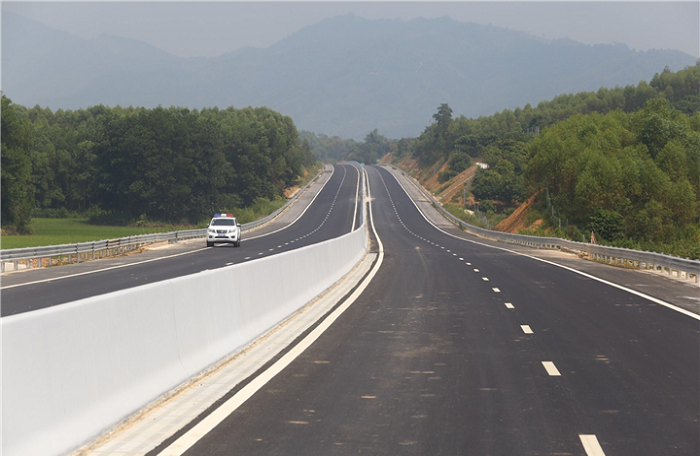 Lào nghiên cứu tuyến cao tốc mới nối thủ đô Viêng Chăn với Việt Nam