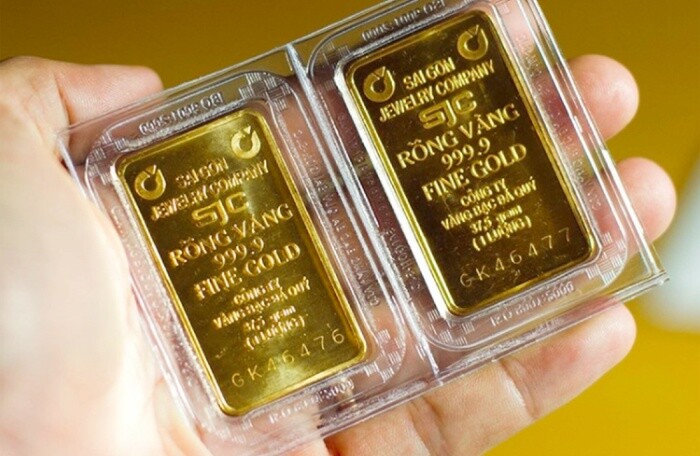 Giá vàng hôm nay 18/11: Vàng SJC tiến sát mốc kỷ lục 71 triệu đồng, vàng nhẫn tăng vọt