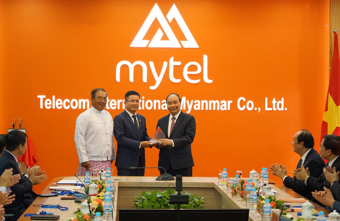 Thăm trụ sở Viettel tại Myanmar, Thủ tướng khẳng định 'không xuất khẩu công nghệ lạc hậu'