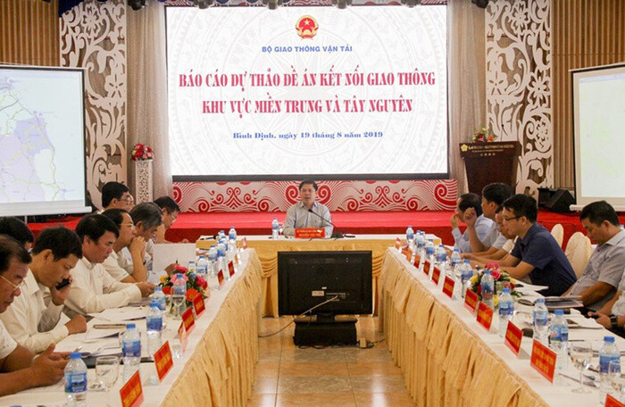 Bộ trưởng Nguyễn Văn Thể: 'Tuyến đường sắt quốc gia hầu như bị chặt tay, chặt chân'
