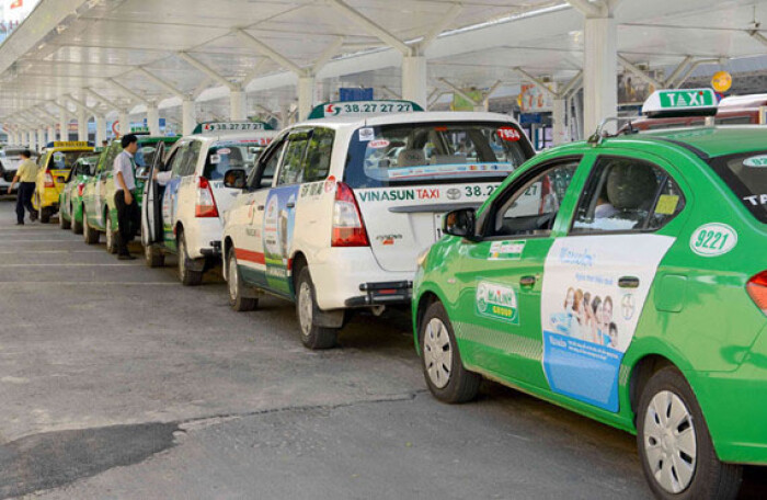 'Tị nạnh' về ưu đãi, taxi truyền thống muốn được chuyển thành xe công nghệ