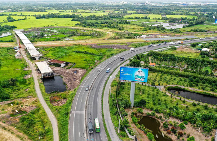 Giao thông tuần qua: Đề xuất đầu tư 7 cao tốc tại ĐBSCL, Quảng Trị 'cầu cứu' Chính phủ về cao tốc Cam Lộ - La Sơn