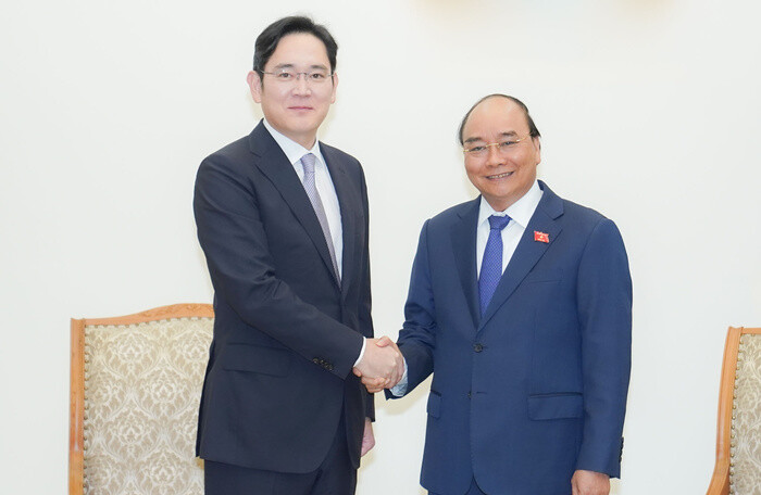 Thủ tướng đề nghị Samsung đầu tư nhà máy sản xuất sản phẩm bán dẫn tại Việt Nam