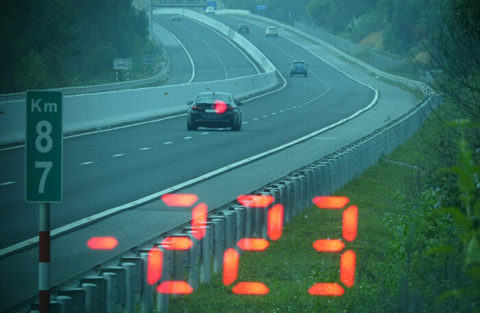 Tài xế 27 tuổi lái xe BMW với tốc độ 223 km/h trên cao tốc Bắc Giang - Lạng Sơn