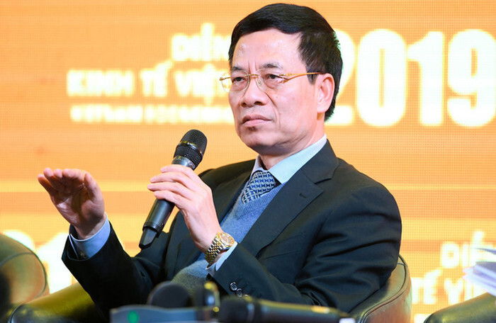 Bộ trưởng Nguyễn Mạnh Hùng: 'Đi từng ngõ, gõ từng nhà, rà từng người cài đặt Bluezone để truy vết Covid-19'