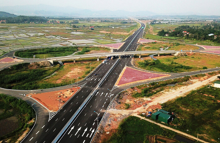 Bàn giao hồ sơ cắm cọc GPMB cao tốc Bắc - Nam tại Hà Tĩnh, Quảng Bình, Quảng Trị