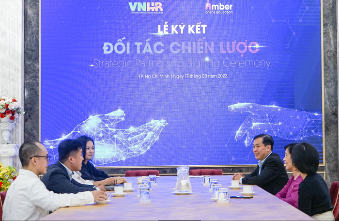 Amber và VNHR 'bắt tay' phát triển năng lực đào tạo số cho doanh nghiệp Việt