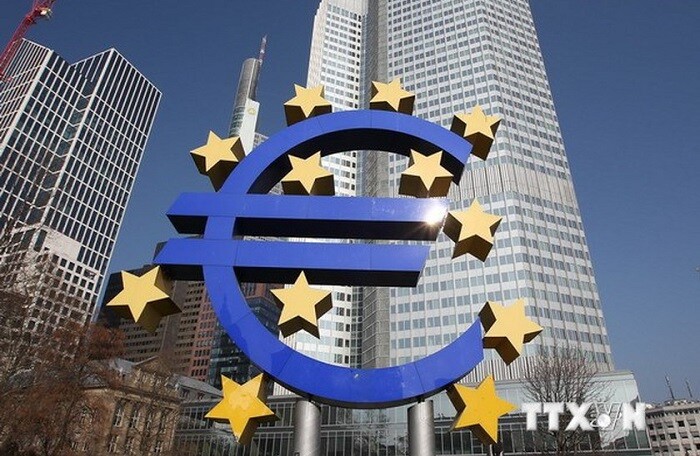 ECB nới lỏng quy định về vốn phòng ngừa rủi ro nhằm trấn an thị trường