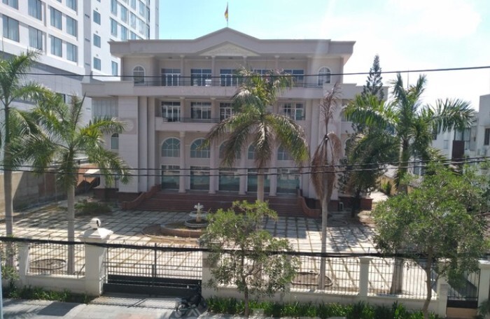 Chuyển nhiều trụ sở 'đất vàng' bỏ trống cho Khánh Hòa quản lý