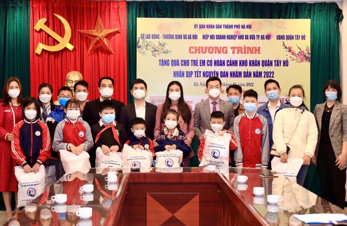 T&T Group trao quà cho trẻ em khó khăn tại Hà Nội