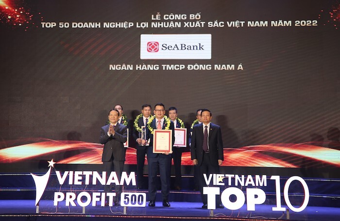 SeABank 5 lần liên tiếp lọt top 50 doanh nghiệp có lợi nhuận xuất sắc Việt Nam năm 2022