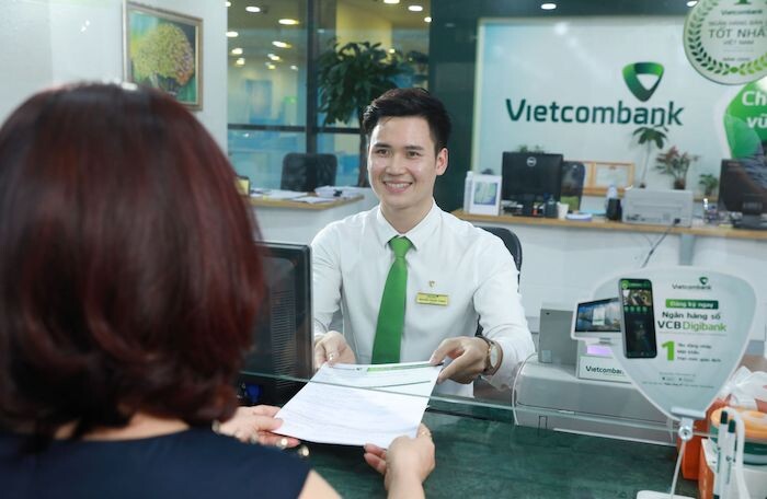 Vietcombank lọt vào top 50 công ty niêm yết tốt nhất năm 2022