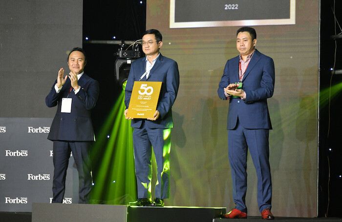 Vinamilk 10 năm liền góp mặt trong top 50 doanh nghiệp niêm yết tốt nhất của Forbes Việt Nam
